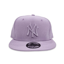 Load image into Gallery viewer, Lavender Tonal New York Yankees Gray Bottom Color Pack New Era 9Fifty Snapback