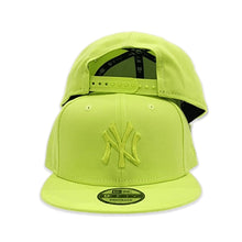 Load image into Gallery viewer, Neon Green New York Yankees Gray Bottom Color Pack New Era 9Fifty Snapback