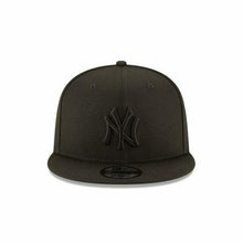 Load image into Gallery viewer, New York Yankees NY New Era MLB 9FIFTY Snapback Hat Cap Blackout Flat Brim 950 - City Limit NY