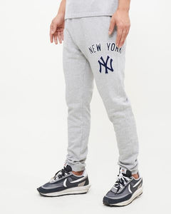 Pro Standard New York Yankees Stacked Logo Sweatpants Grey