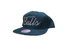 Load image into Gallery viewer, Chicago Bulls Mitchell and Ness snapback