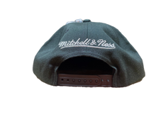 Load image into Gallery viewer, Chicago Bulls Mitchell and Ness snapback