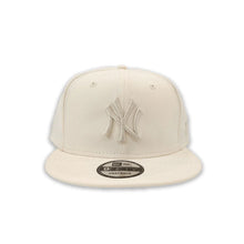 Load image into Gallery viewer, Natural New York Yankees Gray Bottom Color Pack New Era 9Fifty Snapback