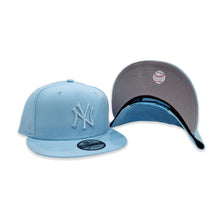 Load image into Gallery viewer, New Era Light Blue New York Yankees Snapback 9fifty