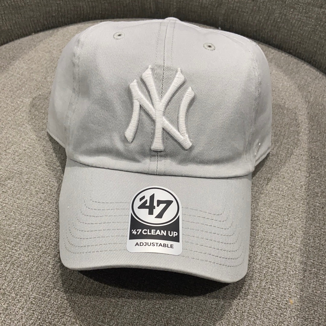 New York Yankees `47 Brand Grey Clean Up Adjustable Hat with Petal Pink Brim