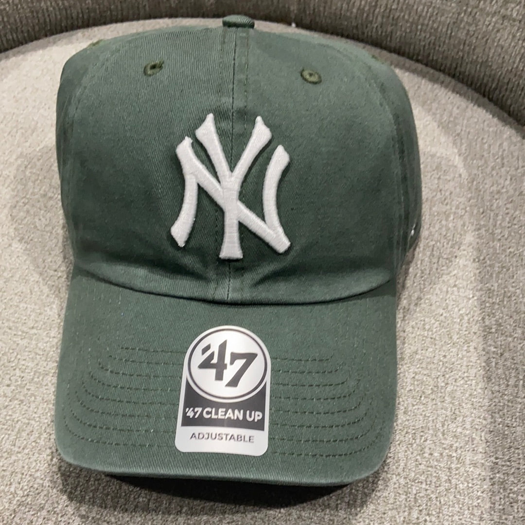 '47 Brand New York Yankees Clean Up Hat - Moss Green Adjustable with Purple Brim