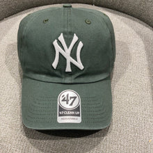 Load image into Gallery viewer, &#39;47 Brand New York Yankees Clean Up Hat - Moss Green Adjustable with Purple Brim