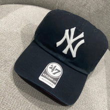 Load image into Gallery viewer, New York Yankees `47 Brand Black Clean Up Adjustable Hat with Red Brim