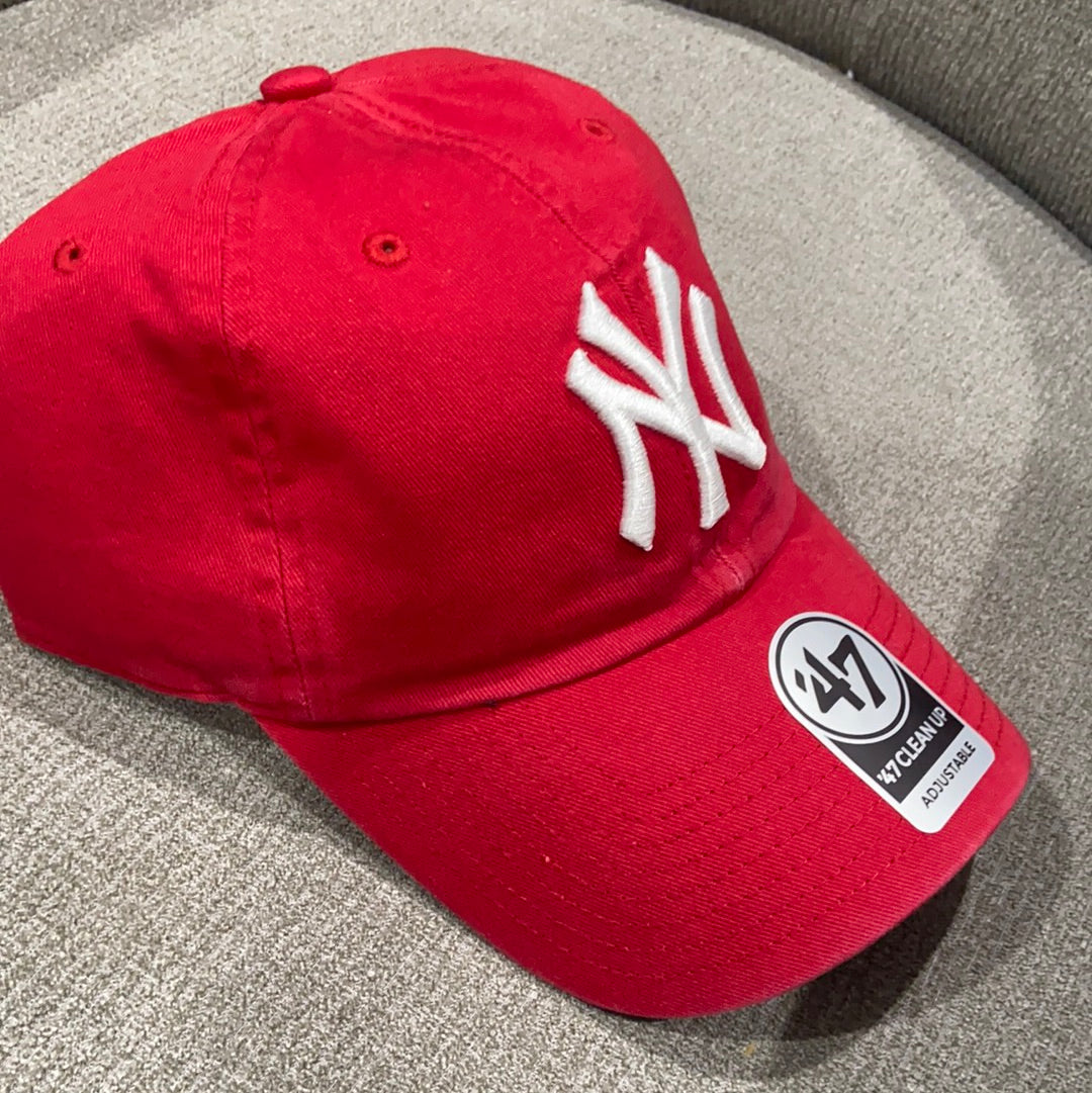 New York Yankees `47 Brand Red Clean Up Adjustable Hat with Petal Pink Brim