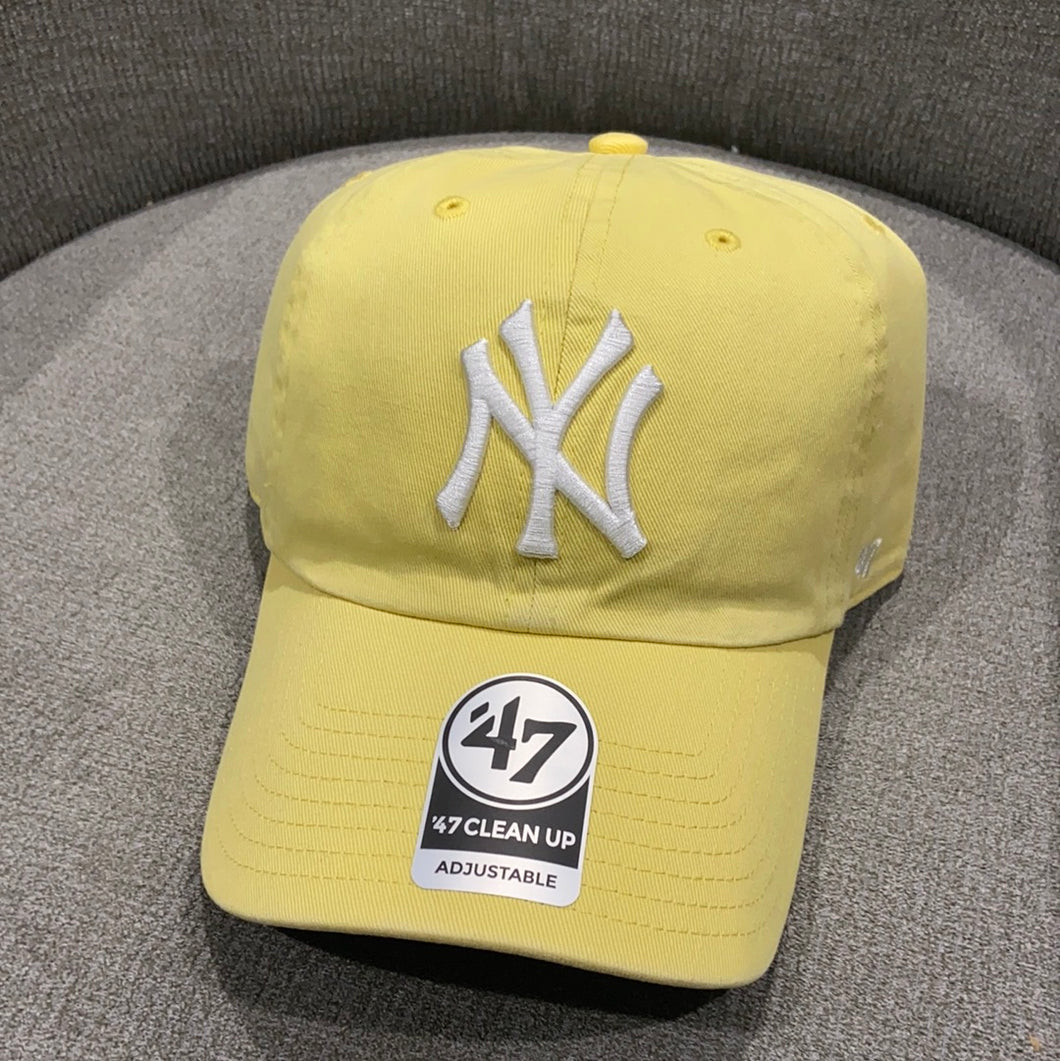 New York Yankees `47 Brand Maize Clean Up Adjustable Hat with Purple Brim