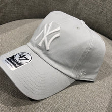 Load image into Gallery viewer, New York Yankees `47 Brand Grey Clean Up Adjustable Hat with Petal Pink Brim
